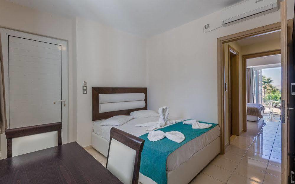 Cavo D' Oro Hotel Marmari  Bagian luar foto